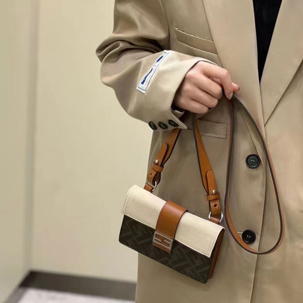 2022 Fendi Baguette Pouch