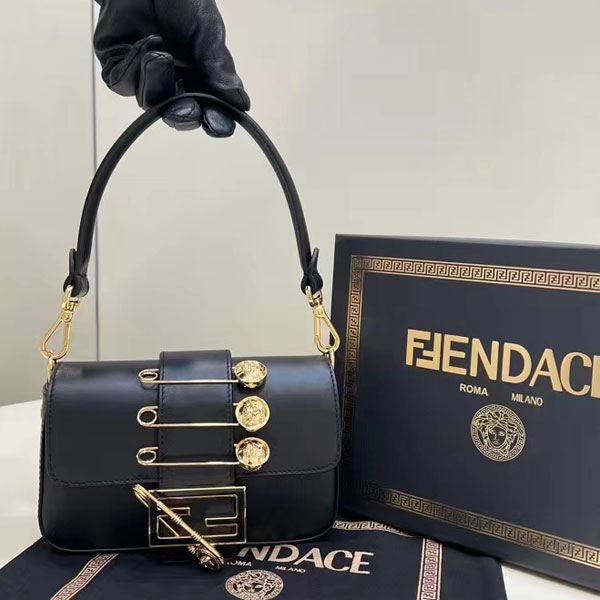 2022 Fendi Brooch mini baguette