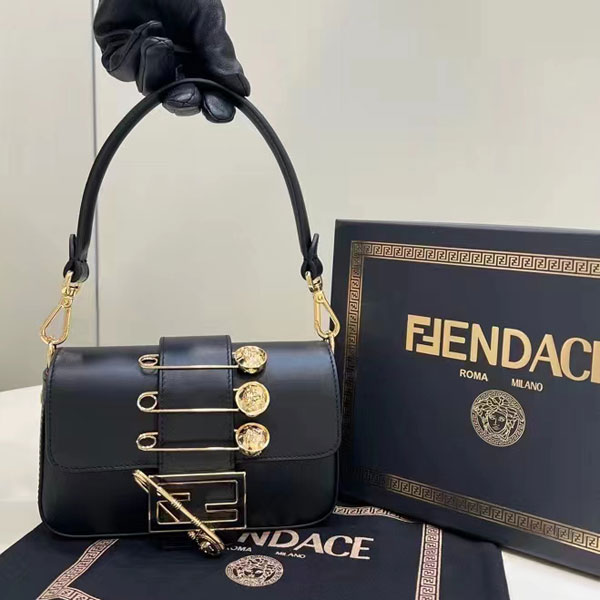 2022 Fendi Brooch mini baguette