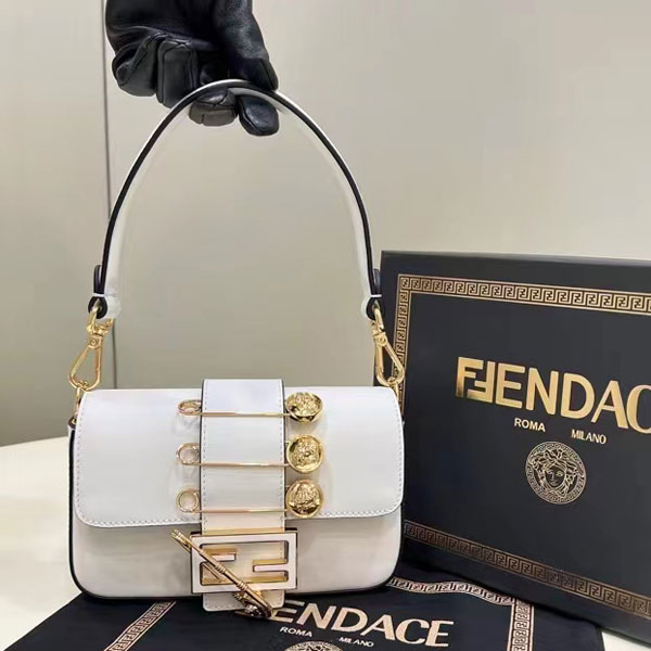2022 Fendi Brooch mini baguette