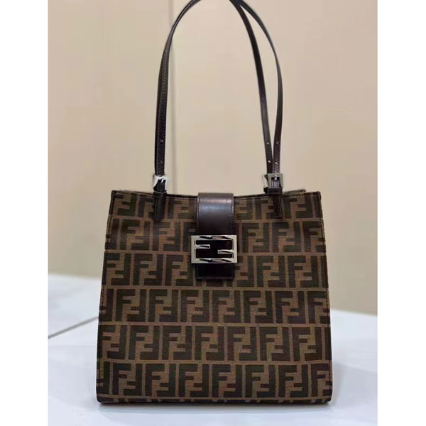 2022 Fendi shoulder