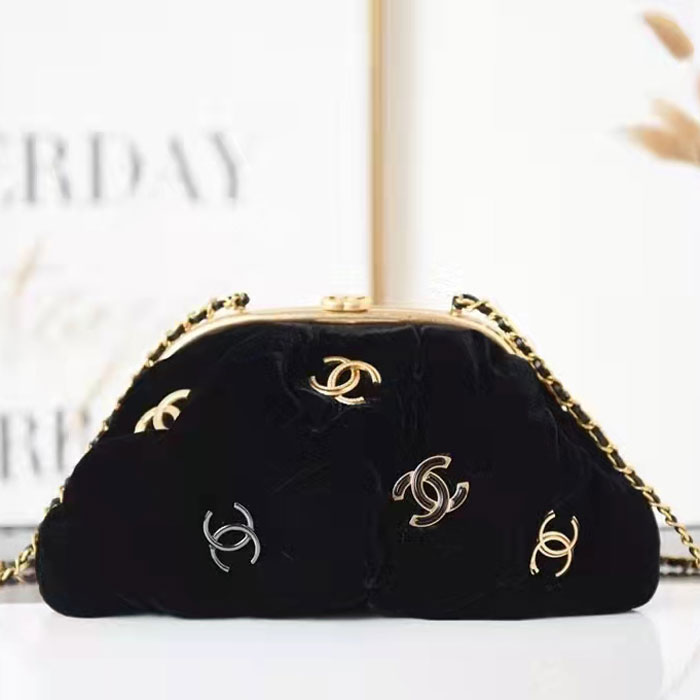 2022 chanel clutch