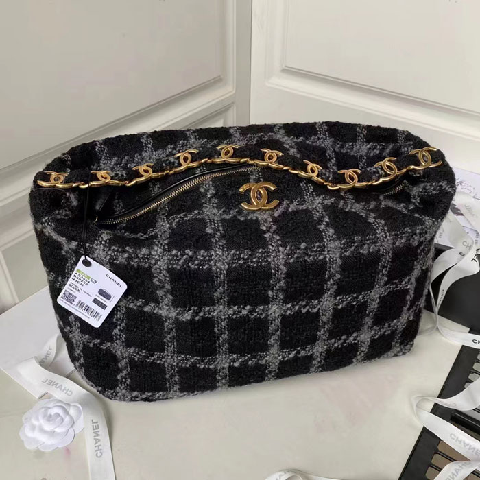 2023 CHANEL LARGE MAXI HOBO BAG
