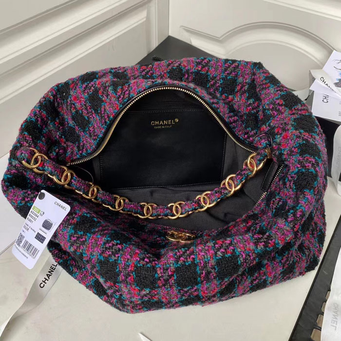 2023 CHANEL LARGE MAXI HOBO BAG