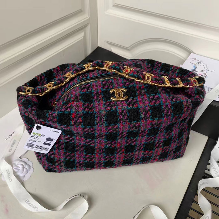 2023 CHANEL MAXI HOBO BAG