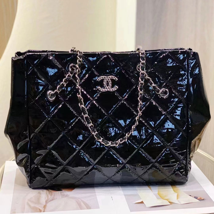 2023 CHANEL SHOPPING BAG