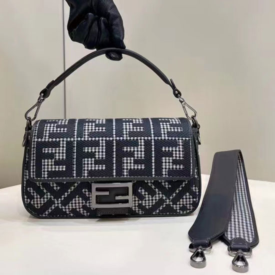 2023 Fendi Baguette