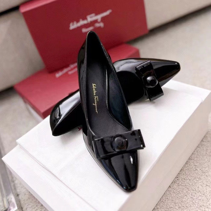 2023 Ferragamo women shoes