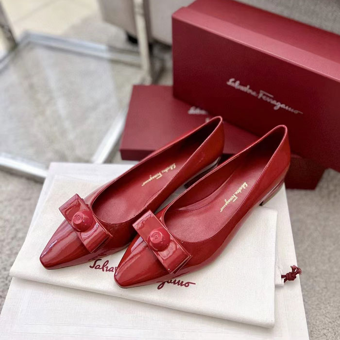 2023 Ferragamo women shoes