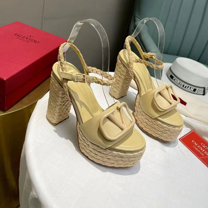 2023 Valentino women shoes