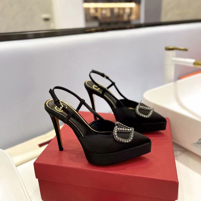 2023 Valentino women shoes