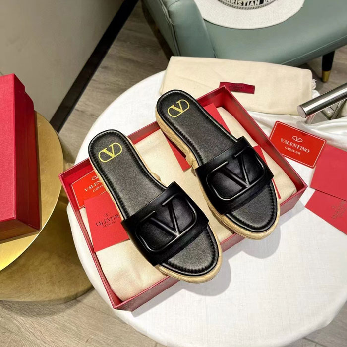 2023 Valentino women shoes