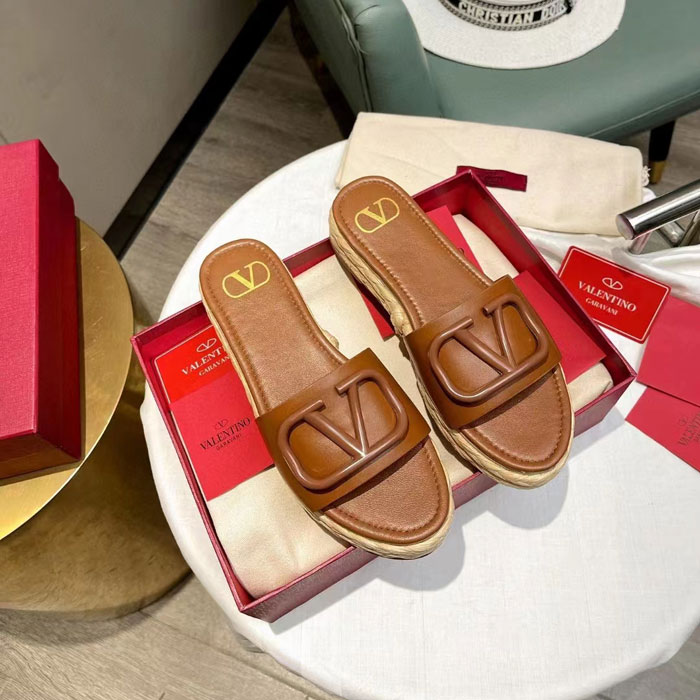2023 Valentino women shoes