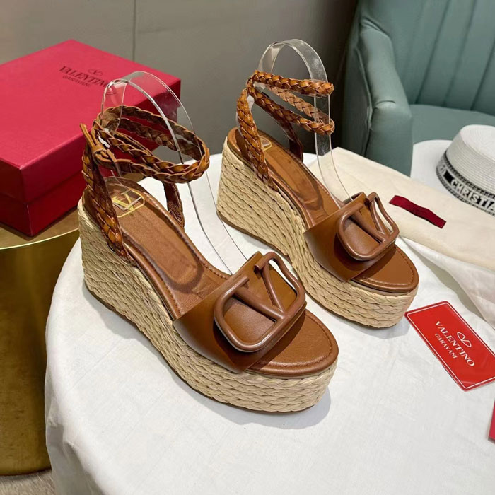 2023 Valentino women shoes