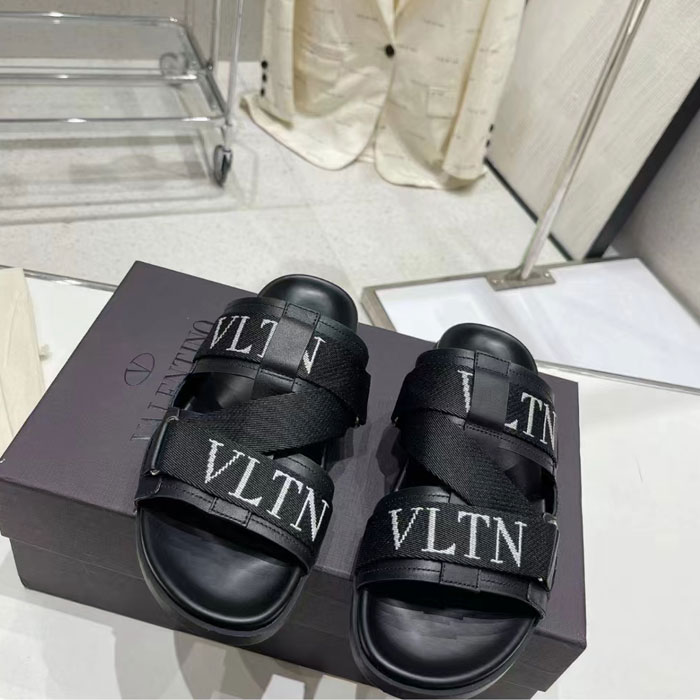 2023 Valentino women shoes