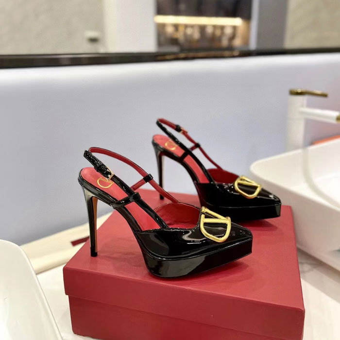2023 Valentino women shoes