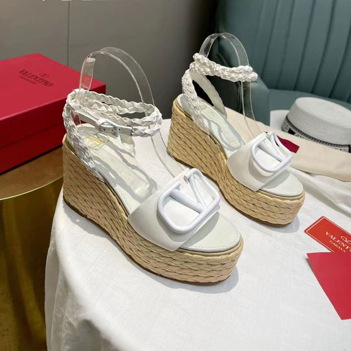2023 Valentino women shoes