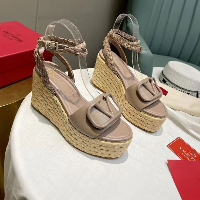 2023 Valentino women shoes