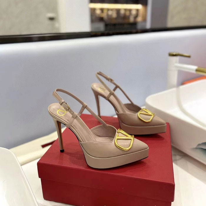 2023 Valentino women shoes