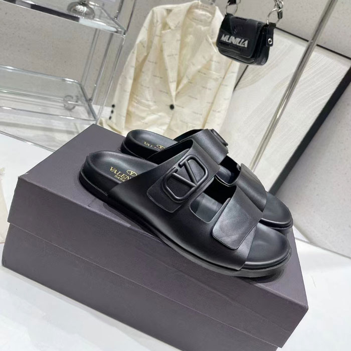 2023 Valentino women shoes