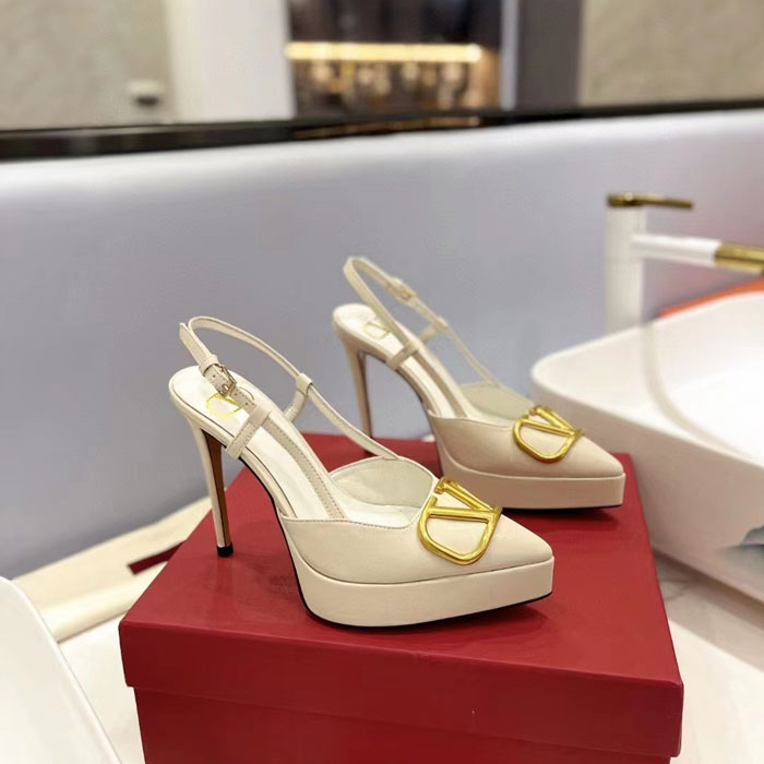 2023 Valentino women shoes