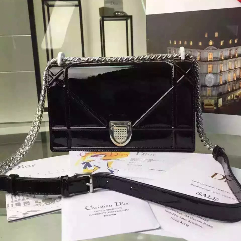 Diorama flap bag