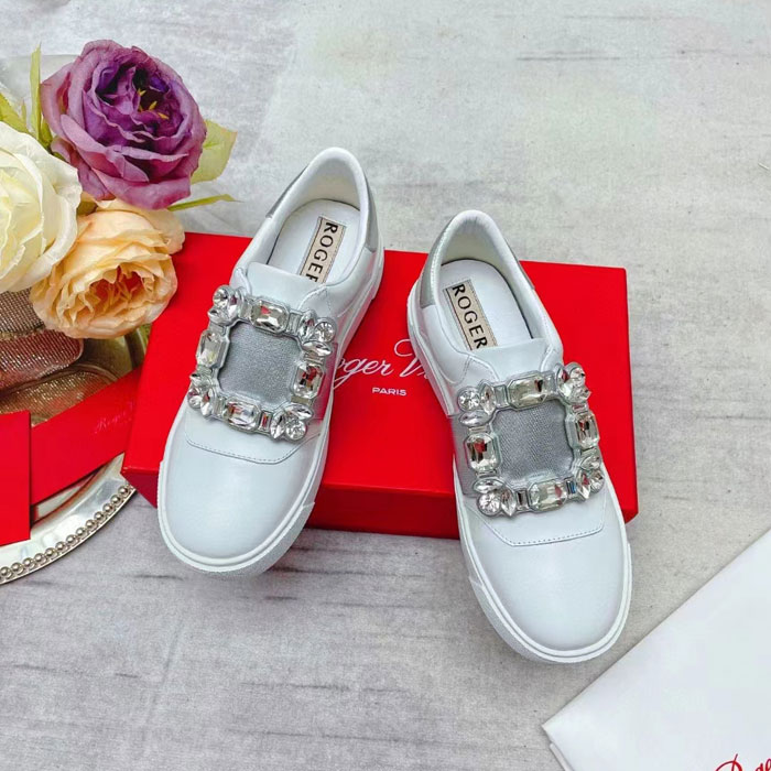Roger Vivier shoes 2023