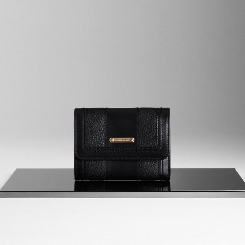 Grainy leather folding ID wallet